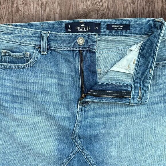 Hollister Women’s Light Blue Denim Mini Skirt Women’s Size 5 - Picture 2 of 12